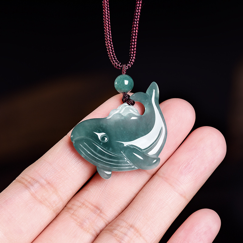 Jewelry & Watches Spółka Z Ograniczoną Odpowiedzialnością Sp Z Oo - Collier pendentif baleine en jadéite birmane