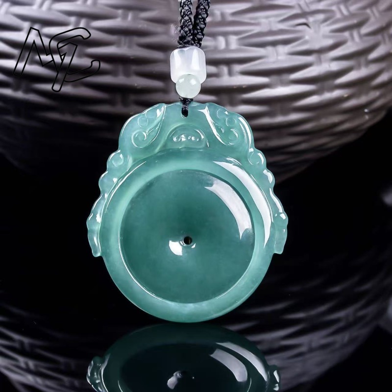 Pendentif Dragon en Jadeite Na - Jewelry & Watches Vitopoulos Reviews avis et prix